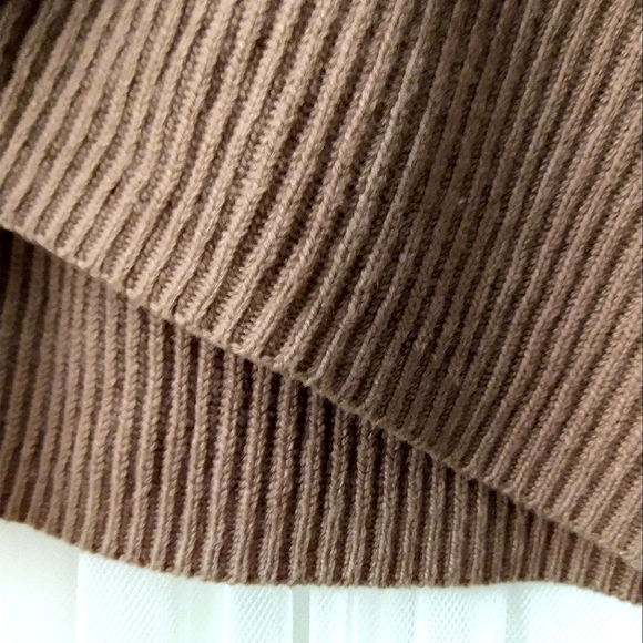 Kate Landry Women's Sleeveless Woven Hoodie - Picture 3 of 5